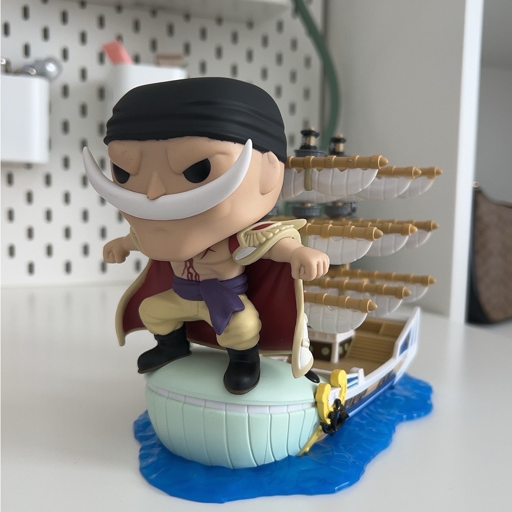 Exclusive One Piece White beard With Moby
Dick Pop